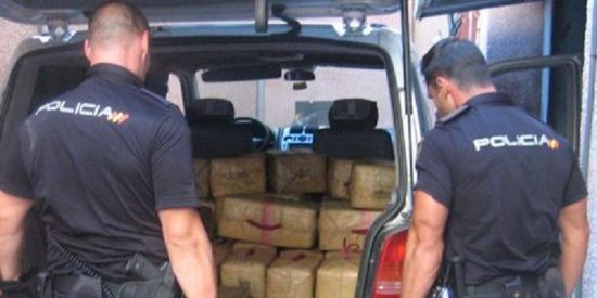 Un pescador propicia que la Polic&iacute;a 'pesque' un alijo de mil kilos de hach&iacute;s en un pol&iacute;gono de C&aacute;diz