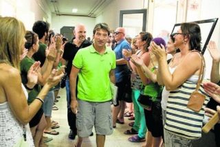 El Govern da por fin un primer paso: reincorpora como profesores a los directores expedientados de Mah&oacute;n