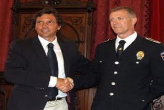 Isern le da la patada al jefe de la Policía Local de Palma por el escándalo en el amaño de los exámenes