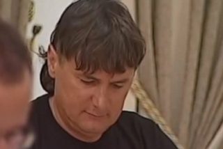 P&eacute;rez-Reverte sacude al indigenista concejal de Mijas: "Estamos en manos de animales analfabetos"