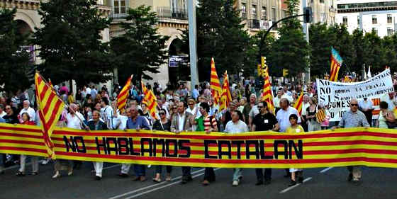 Ciudadanos de Aragón se manifiestan contra el 'imperialismo' catalanista