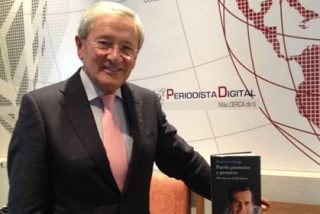 [V&Iacute;DEO-ENTREVISTA] Fernando &Oacute;nega: "Con el terrorismo, la crisis econ&oacute;mica y las autonom&iacute;as era muy f&aacute;cil zurrar a Su&aacute;rez"