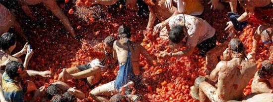 Acaba 'pringado' con 7 a&ntilde;os de c&aacute;rcel por bajar unos pantalones en la Tomatina