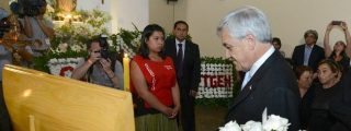El v&iacute;deo de la mujer que escupe al presidente de Chile en el velatorio de un cura