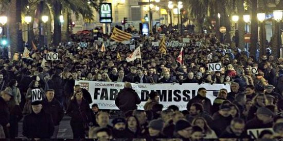 Alberto Fabra consigue lo imposible en Valencia con un PP abochornado por su torpeza