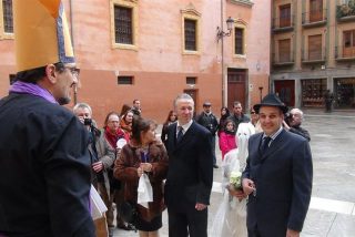 Boda "sumisa" ante el Arzobispado de Granada