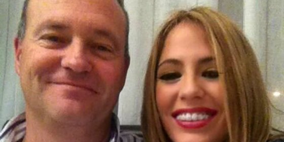 Pepe Mel sonr&iacute;e en Navidad junto a su hija