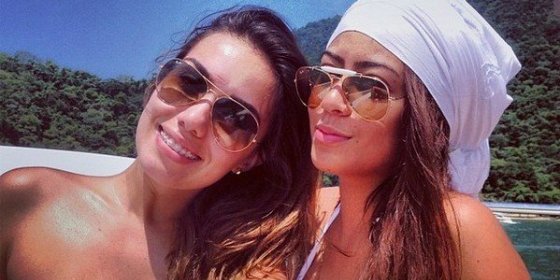 As&iacute; toma el sol la hermana de Neymar