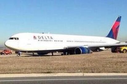 Terrible susto en Barajas al salirse de la pista un avi&oacute;n con incendio incluido