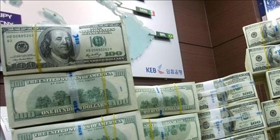 Argentina se va a dormir con un peso por los suelos y se despierta con el d&oacute;lar al alcance de la mano