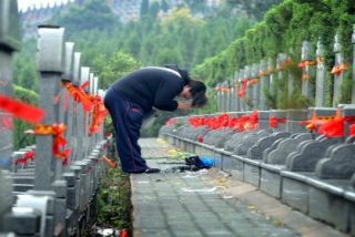 &iquest;Es un cuento eso de que no hay ni un solo chino en los cementerios? Quiz&aacute;s 'algo' se nos escapa...