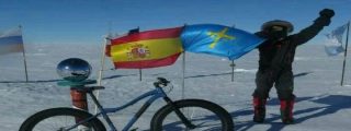 El asturiano Juan Men&eacute;ndez conquista en bici el Polo Sur y se queda tan fresco