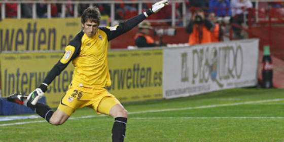 El Almer&iacute;a se lo quiere llevar de Sevilla