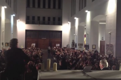 Mesa redonda sobre inmigración en El Pilar