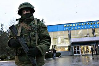 Las nuevas autoridades de Kiev acusan al ruso Vladimir Putin de haber iniciado la invasi&oacute;n de Ucrania