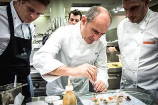 El cocinero catalán presenta sus creaciones culinarias durante el mes de febrero en el prestigioso proyecto gastronómico de Hangar-7, propiedad de Red Bull