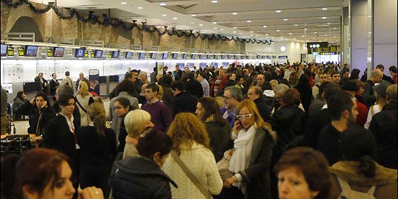 Ola de cancelaciones en Espa&ntilde;a por la huelga de controladores a&eacute;reos en Francia