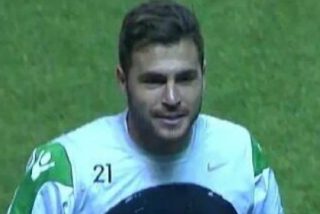 Chica responde al gesto de Reyes en Twitter