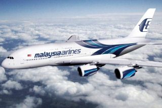Lo 'último' sobre el vuelo de Malaysian Airlines: ¡Nadie pilotaba el avión fantasma!