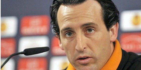 Emery da un 'tir&oacute;n de orejas' a Reyes