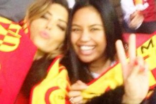 La mujer de Sneijder enamora a los turcos