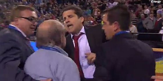 El entrenador del El Pozo y Jose Mar&iacute;a Garc&iacute;a casi llegan a las manos