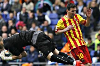El Bar&ccedil;a sigue en la pelea de la Liga apuntado al penalty 'injusto' de Leo Messi