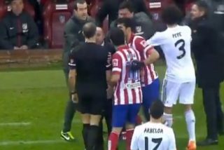 El 'Mono' Burgos llam&oacute; al &aacute;rbitro que le expuls&oacute;