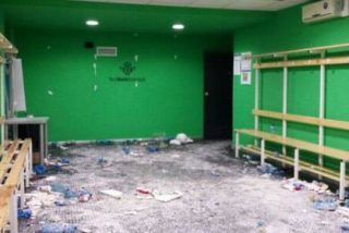 As&iacute; dej&oacute; el Sevilla el vestuario del estadio del Betis