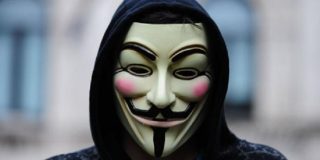 Barricadas en la Red: 'Anonymous' lanza datos personales de casi 300 agentes antidisturbios