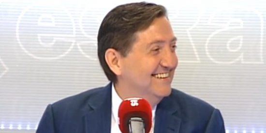 La 'cr&oacute;nica rosa' de Losantos: "La nueva pareja de Cebri&aacute;n es muy mona y muy joven, en cambio &eacute;l tiene 70 a&ntilde;os mal llevados"