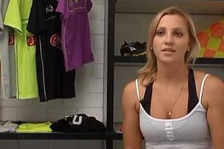 La sexy linier que ha revolucionado los campos de Brasil