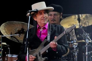 Bob Dylan habr&iacute;a 'robado' mil frases de otros autores para adornar su autobiograf&iacute;a