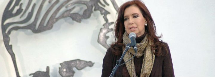 Cristina F. Kirchner: "Hay que leer m&aacute;s al Papa en vez de hacerse tantas fotos con &eacute;l"