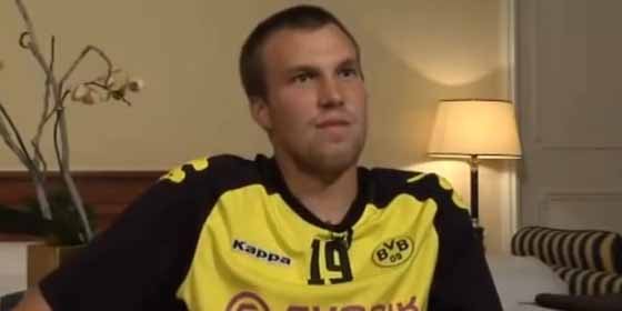 Un jugador del Borussia es denunciado por lanzar un kebab a un aficionado