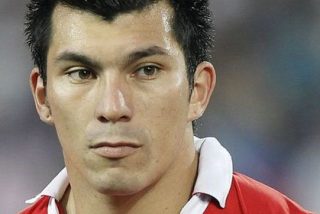 El M&aacute;laga acelera por Gary Medel
