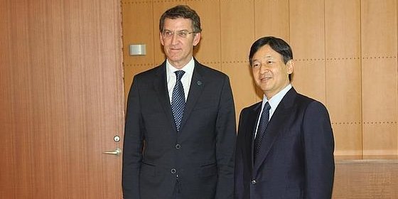 El pr&iacute;ncipe Naruhito manifiesta a Feijoo su inter&eacute;s por volver a Galicia