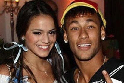 &iquest;Podr&aacute;n tener sexo Neymar y su novia durante el Mundial de Brasil?