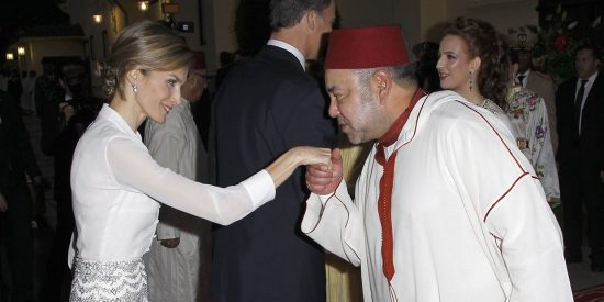 La Reina r&iacute;e: Letizia cambia y asegura la supervivencia