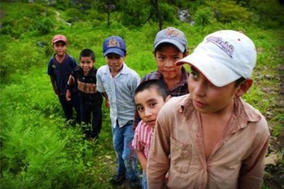 Ni&ntilde;os emigrantes, atra&iacute;dos por un bulo