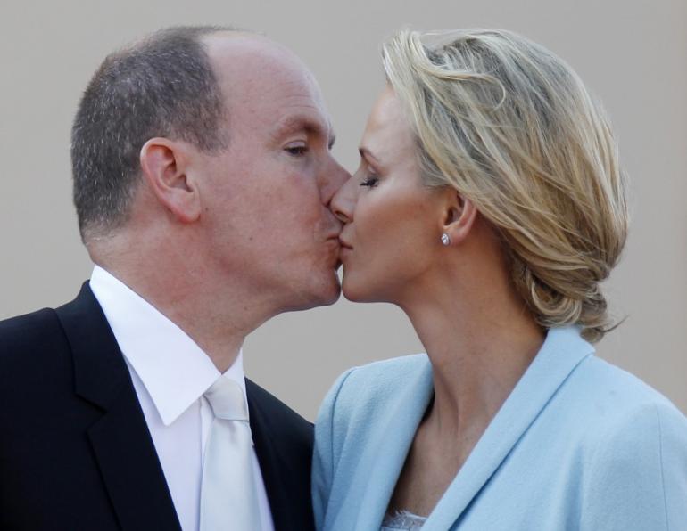 Charlene de M&oacute;naco aparece luciendo embarazo junto a Alberto de M&oacute;naco en la Gala de la Cruz Roja
