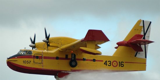 Los 1.500 litros de agua pactados con la avioneta para el reto del 'cubo helado' mandan al tipo al hospital
