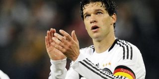 Ballack habla del declive de &Ouml;zil