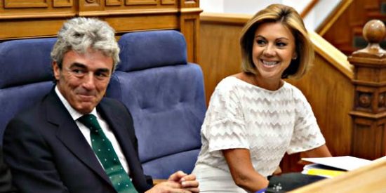 Mar&iacute;a Dolores Cospedal no se conforma con un sobresaliente: lo quiere cum laude