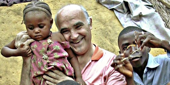 Fren&eacute;tica carrera para salvar la vida a un h&eacute;roe espa&ntilde;ol infectado de &eacute;bola