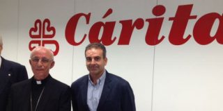 Cáritas, primera organización premiada como "Institución del Defensor del Pueblo"