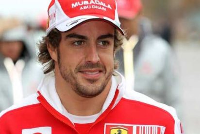 Fernando Alonso firmar&aacute;... &iexcl;con dos escuder&iacute;as!