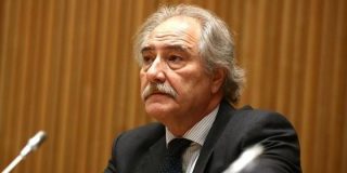Moltó, ex presidente de Caja Castilla La Mancha, formaliza su solicitud para suspender su militancia en el PSOE