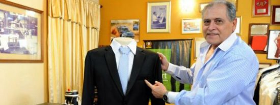 Una sastrer&iacute;a vende trajes sin bolsillos para 'cortar' a los corruptos: "Pongamos de moda la honestidad"
