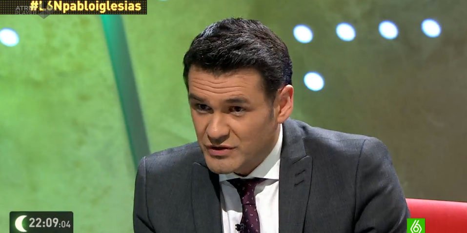 I&ntilde;aki L&oacute;pez ejerce, de nuevo, de ni&ntilde;era de Pablo Iglesias en 'La Sexta noche'